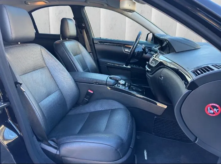 Vordersitze der Mercedes-Benz S-Klasse